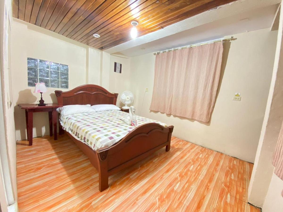 Historico Hostal Elizabeth Puerto Ayora  Exteriér fotografie