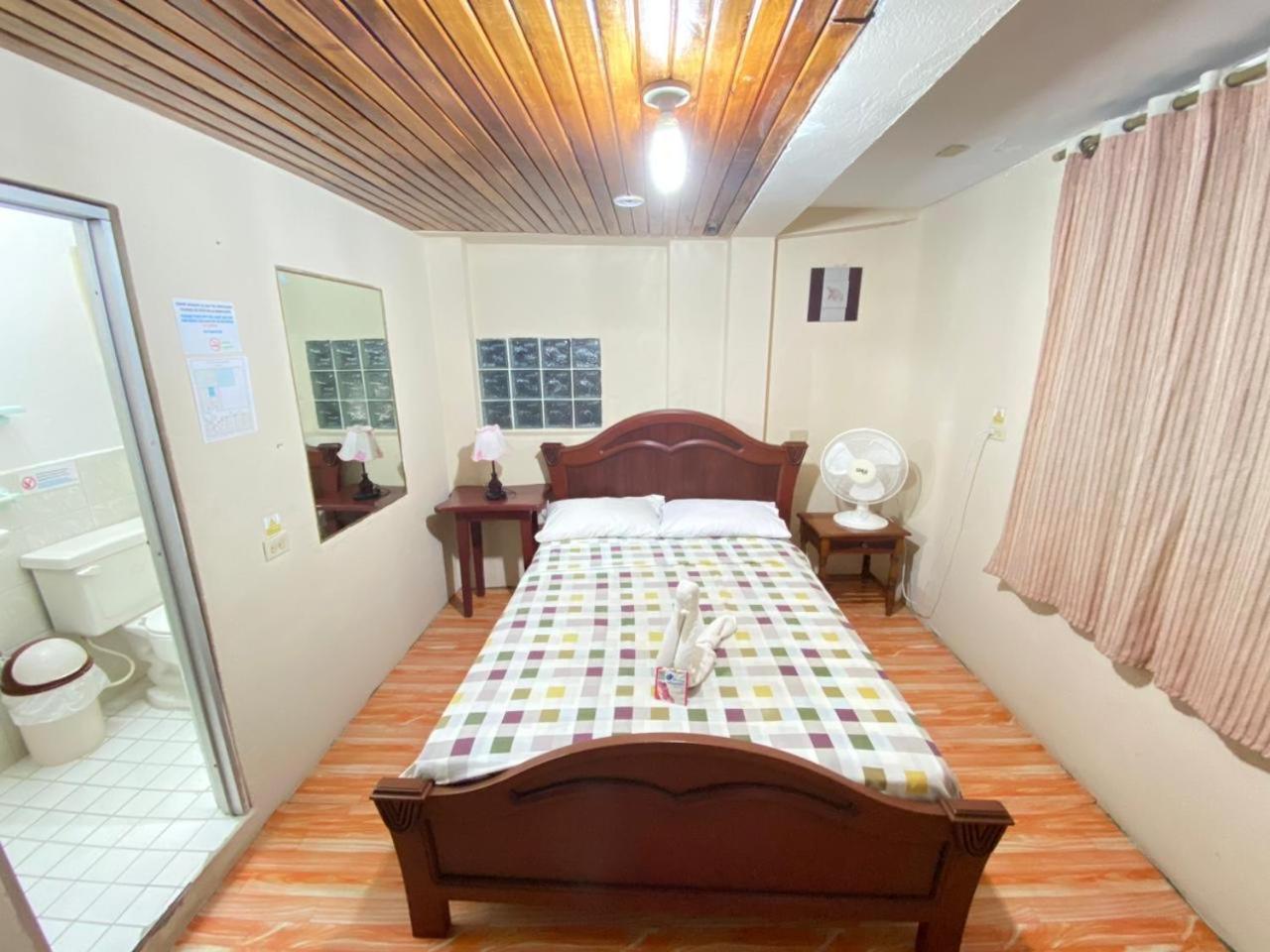 Historico Hostal Elizabeth Puerto Ayora  Exteriér fotografie