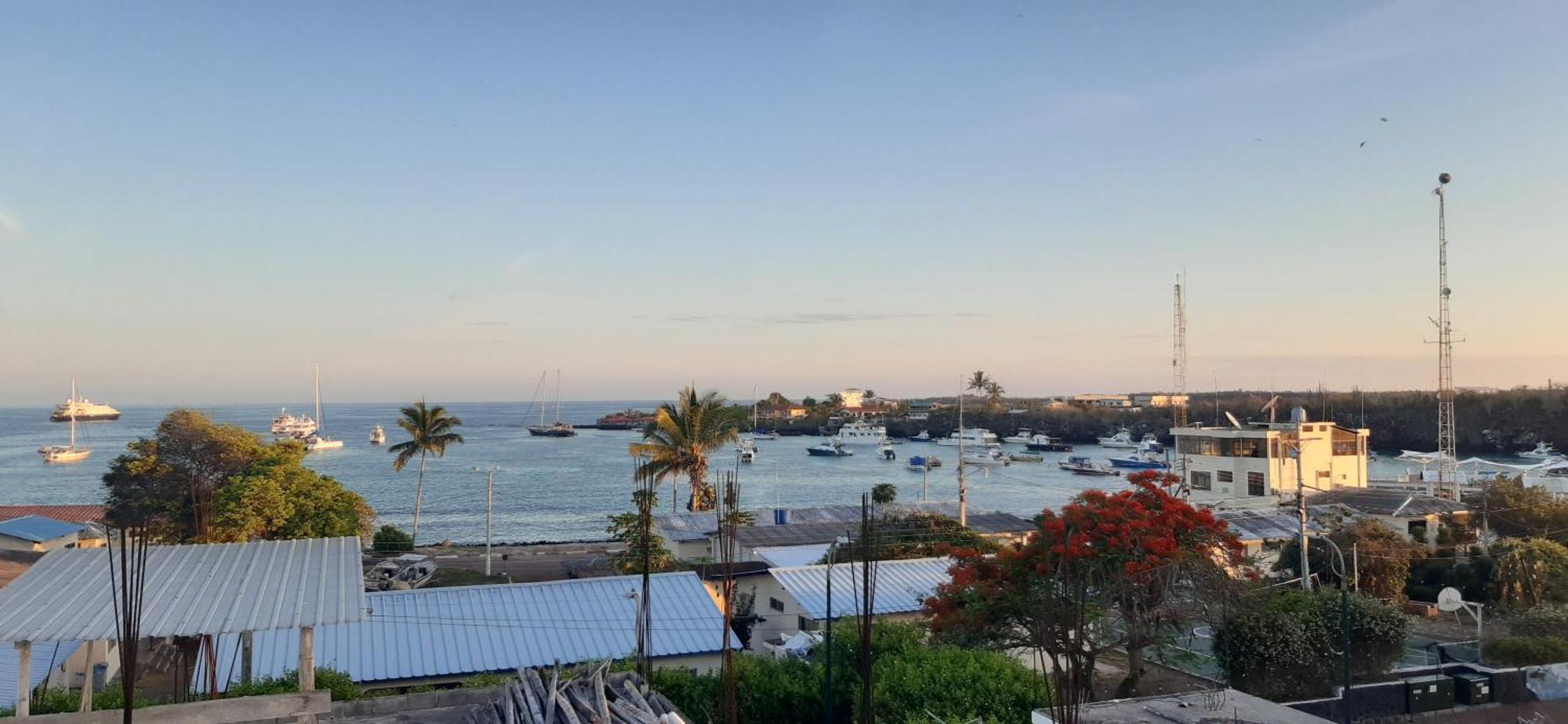 Historico Hostal Elizabeth Puerto Ayora  Exteriér fotografie