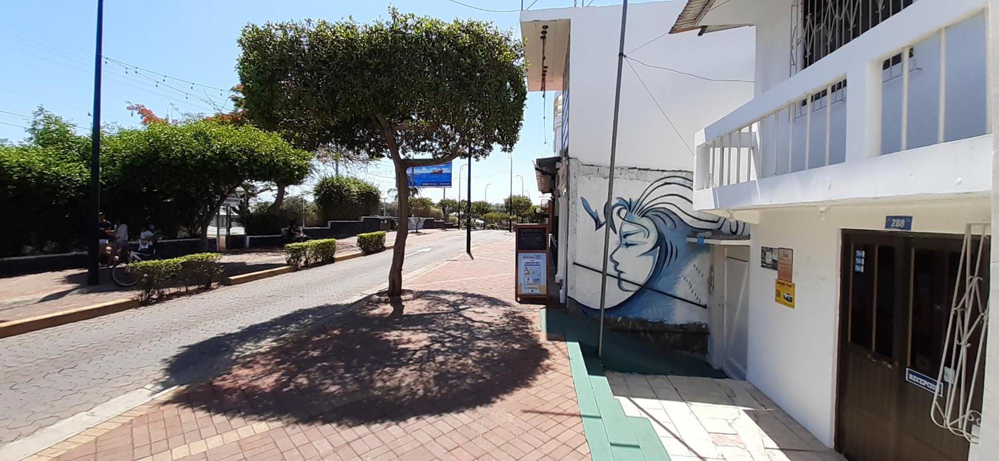 Historico Hostal Elizabeth Puerto Ayora  Exteriér fotografie
